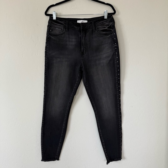 KanCan Hermione High Rise Studded Ankle Black Wash Frayed Hem Jeans Size 15/31 - Picture 2 of 9